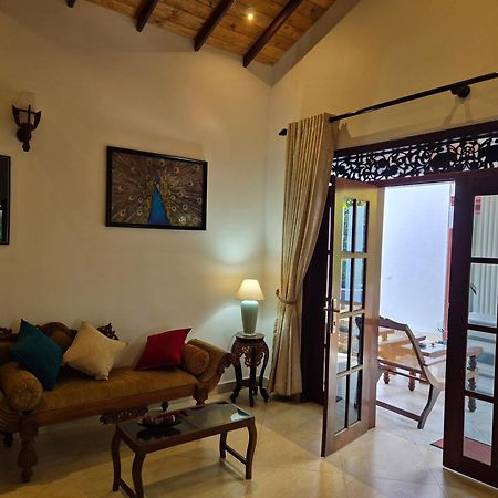 Hotel Aliya Lanka à Beruwala Extérieur photo