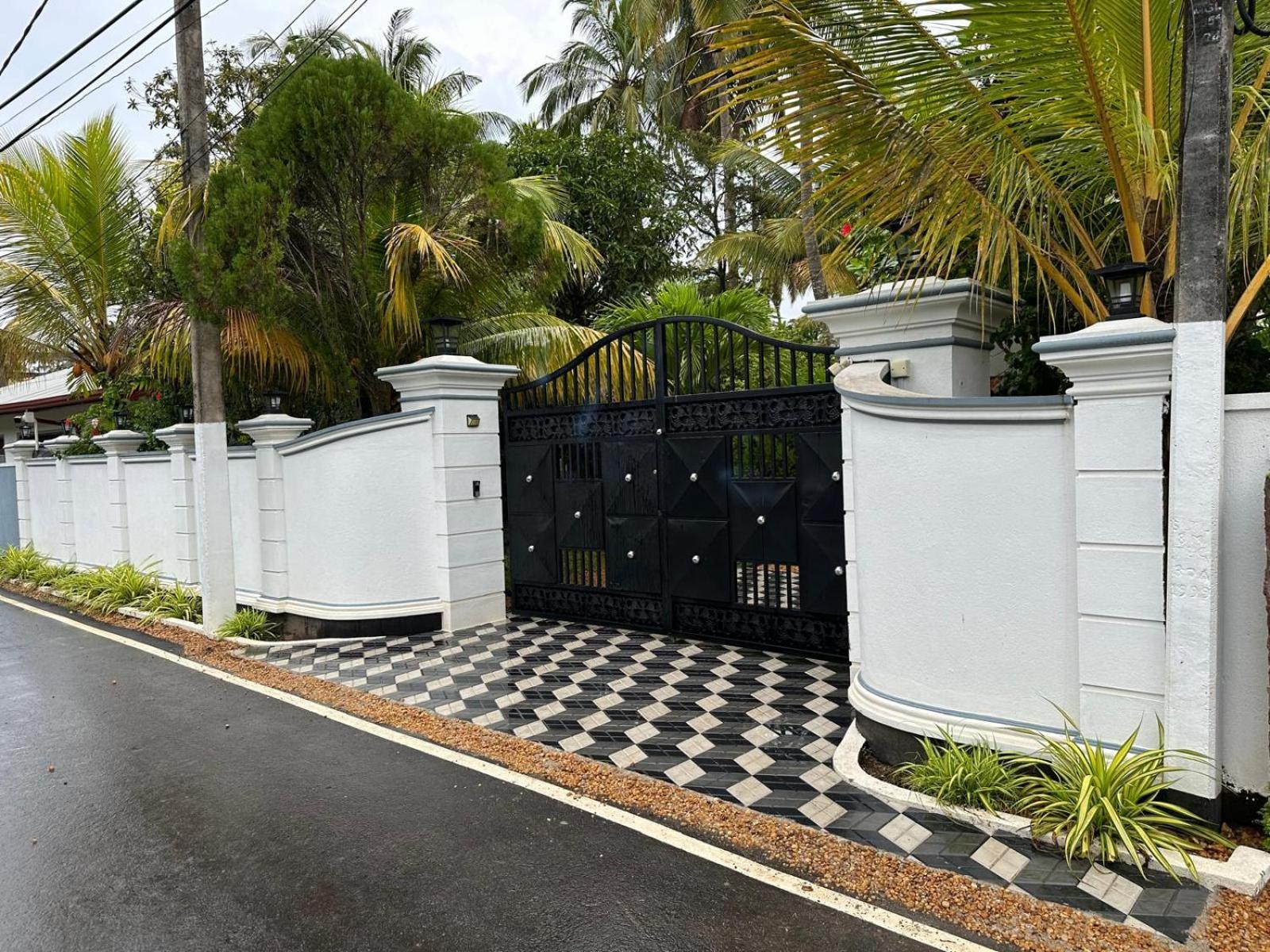 Hotel Aliya Lanka à Beruwala Extérieur photo