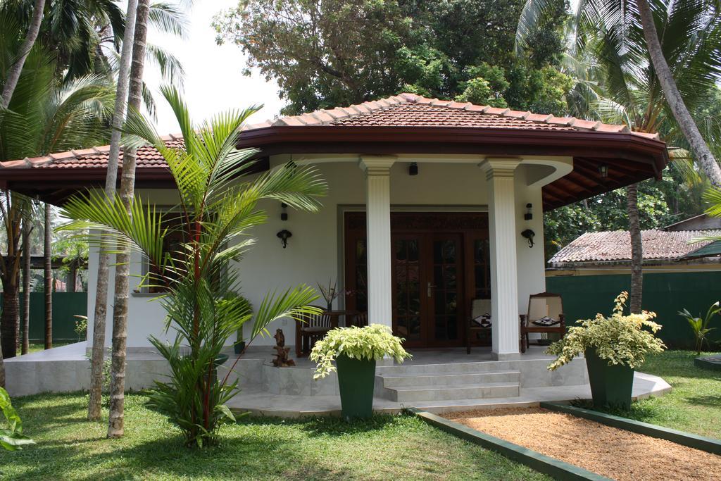 Hotel Aliya Lanka à Beruwala Extérieur photo