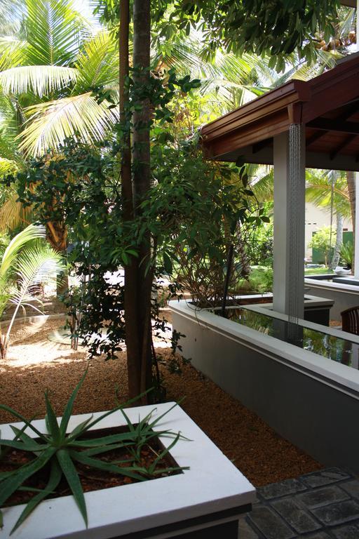 Hotel Aliya Lanka à Beruwala Extérieur photo