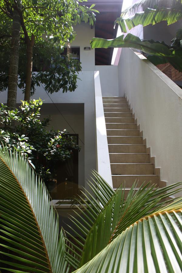 Hotel Aliya Lanka à Beruwala Extérieur photo